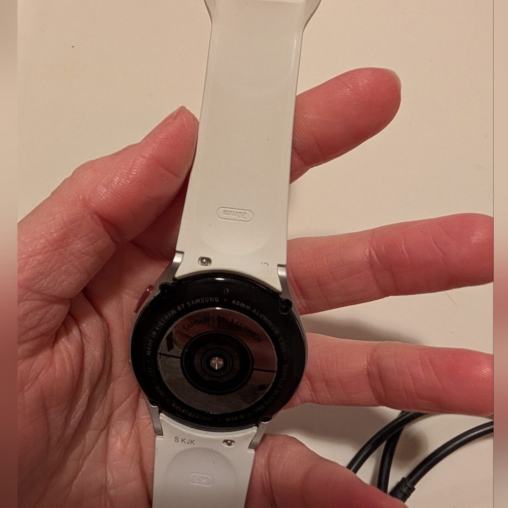 Samsung Galaxy Watch 4 40mm Face, 20mm Band, Bluetooth Smartwatch - Picture 6 of 10